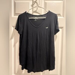 Hollister Women's black V-Neck Tee